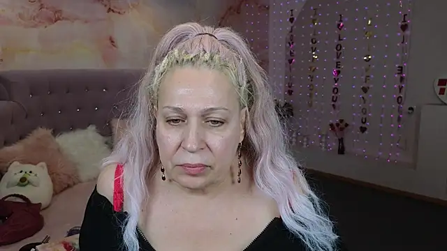 Snapshot of Penelope_Pinky chatting on 03/12/25, 06:44 Penelope Pinky online show from 03/12/25, 06:44