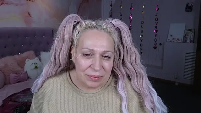 Snapshot of Penelope_Pinky chatting on 03/19/25, 08:32 Penelope Pinky online show from 03/19/25, 08:32