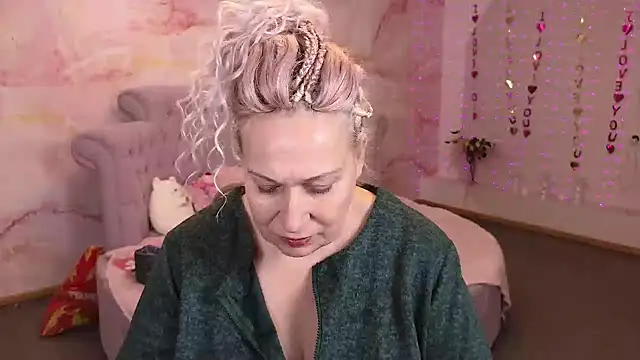 Snapshot of Penelope_Pinky chatting on 10/08/25, 08:56 Penelope Pinky online show from 10/08/25, 08:56