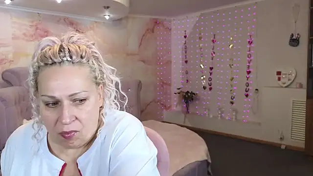 Snapshot of Penelope_Pinky chatting on 10/10/25, 11:09 Penelope Pinky online show from 10/10/25, 11:09