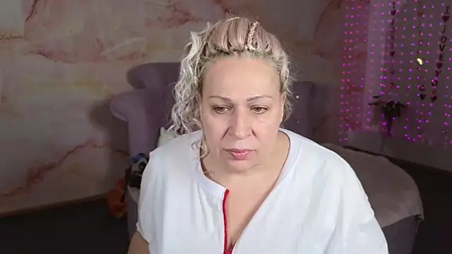 Snapshot of Penelope_Pinky chatting on 10/15/25, 12:16 Penelope Pinky online show from 10/15/25, 12:16