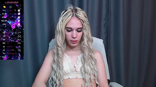 Snapshot of Cassie_Bae chatting on 01/02/25, 01:19 Cassie Bae online show from 01/02/25, 01:19