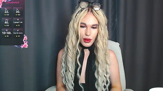 Snapshot of Cassie_Bae chatting on 01/07/25, 04:27 Cassie Bae online show from 01/07/25, 04:27