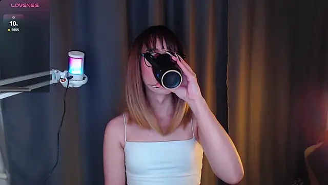 Snapshot of Cassie_Bae chatting on 03/18/25, 06:25 Cassie Bae online show from 03/18/25, 06:25