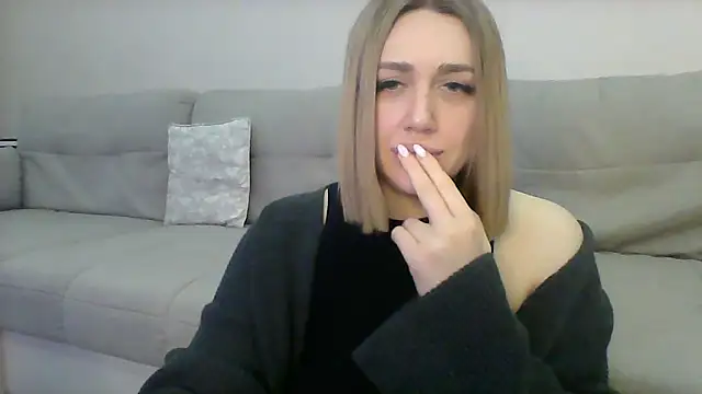 Snapshot of VickyLove047 chatting on 01/11/25, 09:15 VickyLove047 online show from 01/11/25, 09:15
