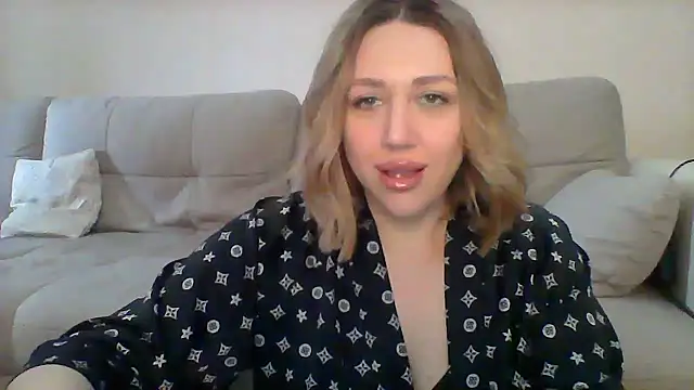 Snapshot of VickyLove047 chatting on 02/24/25, 08:49 VickyLove047 online show from 02/24/25, 08:49