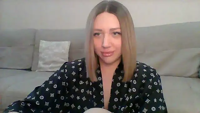 Snapshot of VickyLove047 chatting on 03/10/25, 05:00 VickyLove047 online show from 03/10/25, 05:00