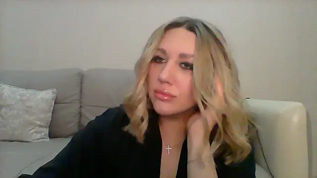 Snapshot of VickyLove047 chatting on 09/17/25, 04:08 VickyLove047 online show from 09/17/25, 04:08