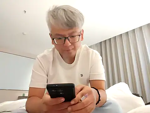 leoUSIR online show from 10/25/25, 05:51