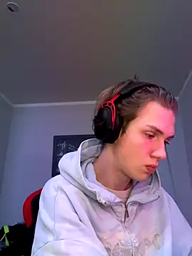 Snapshot of Wommeland chatting on 10/23/25, 12:10 Wommeland online show from 10/23/25, 12:10