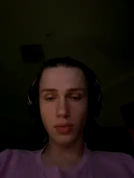 Snapshot of Wommeland chatting on 11/30/25, 01:42 Wommeland online show from 11/30/25, 01:42