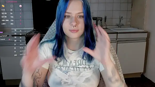 Snapshot of tender_kiitty chatting on 09/14/25, 02:49 tender kiitty online show from 09/14/25, 02:49
