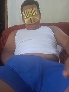 Snapshot of NELF_ALCANTARA98 chatting on 10/22/25, 01:44 NELF ALCANTARA98 online show from 10/22/25, 01:44