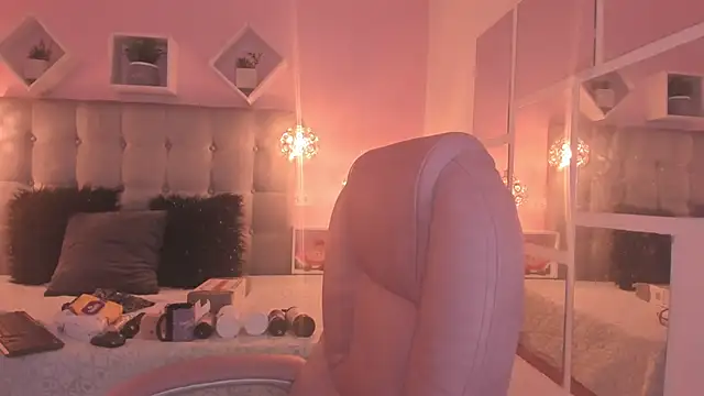 melanie hh online show from 10/14/25, 04:02