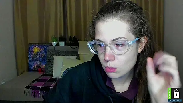 Snapshot of Alicia_redfollow chatting on 10/11/25, 05:22 Alicia redfollow online show from 10/11/25, 05:22