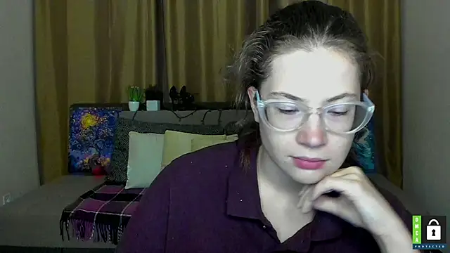 Snapshot of Alicia_redfollow chatting on 10/12/25, 05:23 Alicia redfollow online show from 10/12/25, 05:23