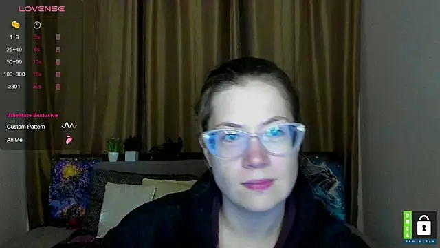 Snapshot of Alicia_redfollow chatting on 10/17/25, 11:24 Alicia redfollow online show from 10/17/25, 11:24