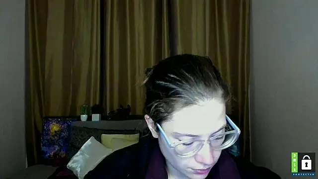 Snapshot of Alicia_redfollow chatting on 10/19/25, 11:11 Alicia redfollow online show from 10/19/25, 11:11