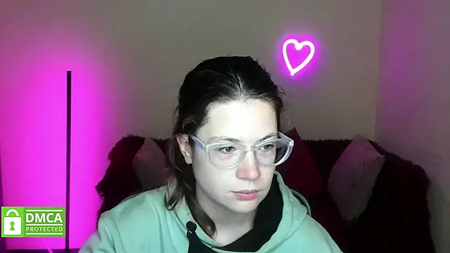 Snapshot of Alicia_redfollow chatting on 10/28/25, 12:19 Alicia redfollow online show from 10/28/25, 12:19