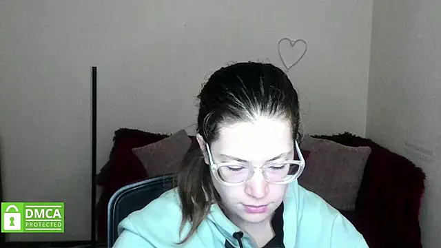 Snapshot of Alicia_redfollow chatting on 11/01/25, 12:18 Alicia redfollow online show from 11/01/25, 12:18