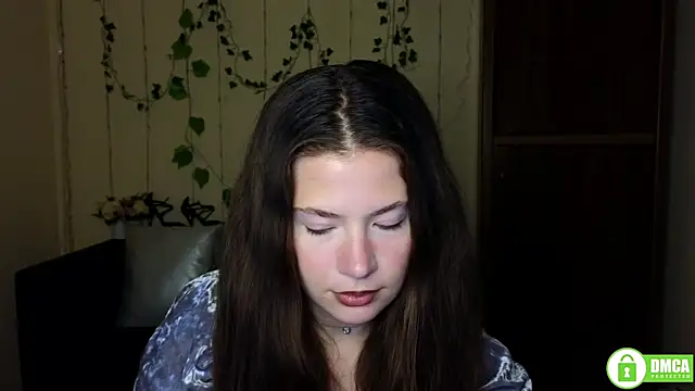 Snapshot of Alicia_redfollow chatting on 11/16/25, 12:11 Alicia redfollow online show from 11/16/25, 12:11