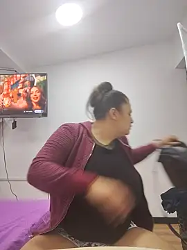 Miss balloonsmila online show from 10/15/25, 02:22