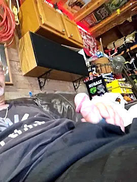 tileguyyy online show from 09/12/25, 06:08