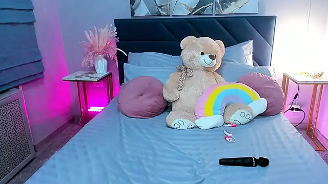 Curvy Dynamite  online show from 10/13/25, 01:16