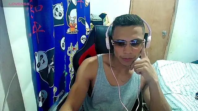 Willy Mate online show from 12/25/24, 09:13