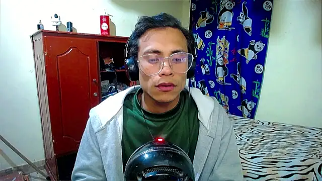 Willy Mate online show from 10/16/25, 05:08