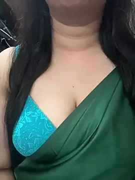 Snapshot of Akhi_Akshaya chatting on 12/18/24, 04:28 Akhi Akshaya online show from 12/18/24, 04:28