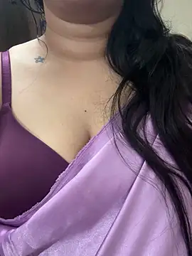 Snapshot of Akhi_Akshaya chatting on 12/20/24, 04:53 Akhi Akshaya online show from 12/20/24, 04:53