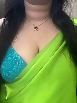 Snapshot of Akhi_Akshaya chatting on 12/21/24, 04:03 Akhi Akshaya online show from 12/21/24, 04:03