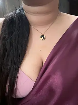 Snapshot of Akhi_Akshaya chatting on 12/26/24, 12:57 Akhi Akshaya online show from 12/26/24, 12:57