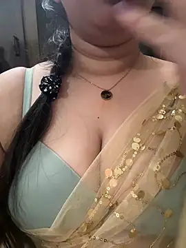 Snapshot of Akhi_Akshaya chatting on 12/27/24, 06:10 Akhi Akshaya online show from 12/27/24, 06:10