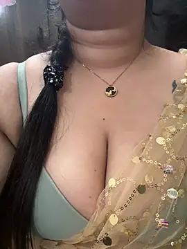 Snapshot of Akhi_Akshaya chatting on 12/28/24, 12:26 Akhi Akshaya online show from 12/28/24, 12:26