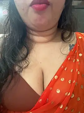 Snapshot of Akhi_Akshaya chatting on 01/04/25, 05:37 Akhi Akshaya online show from 01/04/25, 05:37