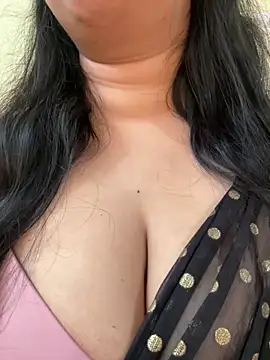 Snapshot of Akhi_Akshaya chatting on 01/25/25, 03:09 Akhi Akshaya online show from 01/25/25, 03:09