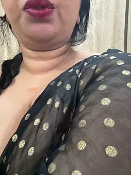 Snapshot of Akhi_Akshaya chatting on 01/25/25, 10:39 Akhi Akshaya online show from 01/25/25, 10:39