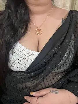 Snapshot of Akhi_Akshaya chatting on 02/07/25, 04:14 Akhi Akshaya online show from 02/07/25, 04:14