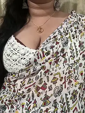 Snapshot of Akhi_Akshaya chatting on 02/08/25, 06:22 Akhi Akshaya online show from 02/08/25, 06:22