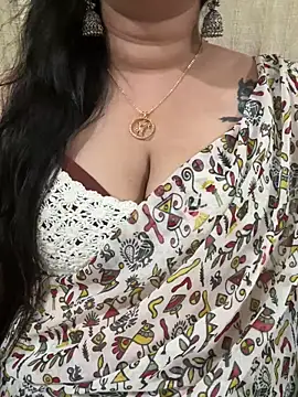 Snapshot of Akhi_Akshaya chatting on 02/08/25, 09:25 Akhi Akshaya online show from 02/08/25, 09:25