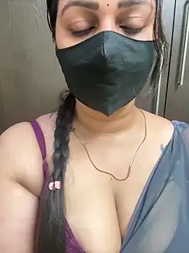 Snapshot of Akhi_Akshaya chatting on 02/18/25, 04:48 Akhi Akshaya online show from 02/18/25, 04:48