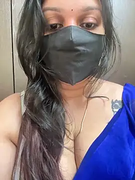 Snapshot of Akhi_Akshaya chatting on 03/02/25, 11:07 Akhi Akshaya online show from 03/02/25, 11:07