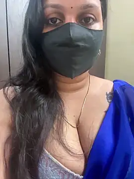 Snapshot of Akhi_Akshaya chatting on 03/02/25, 04:32 Akhi Akshaya online show from 03/02/25, 04:32