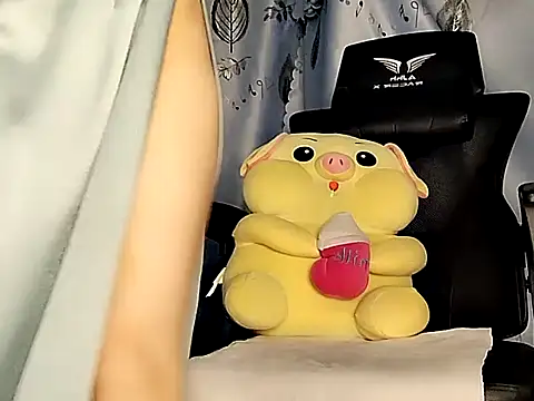 Snapshot of Lucy_limon chatting on 09/25/25, 11:03 Lucy limon online show from 09/25/25, 11:03