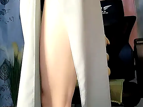 Snapshot of Lucy_limon chatting on 09/28/25, 10:15 Lucy limon online show from 09/28/25, 10:15