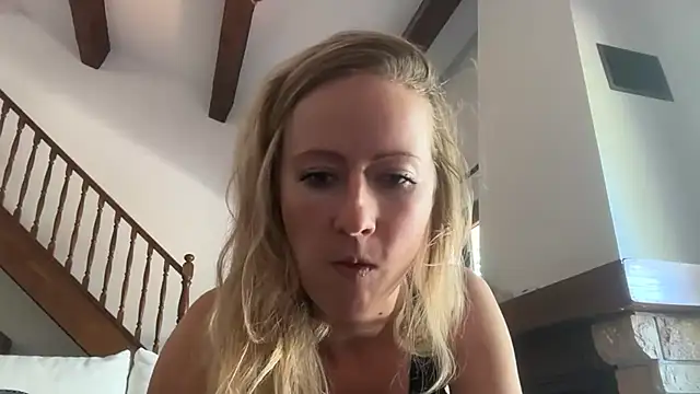 Emmy frenchie online show from 11/03/25, 11:22