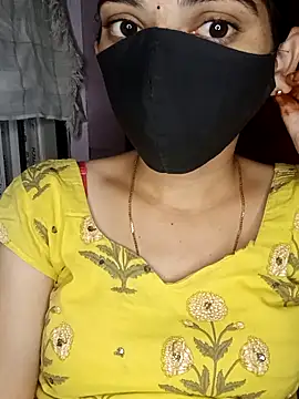 Snapshot of Telugu_Cute_Angel chatting on 10/28/25, 04:42 Telugu Cute Angel online show from 10/28/25, 04:42