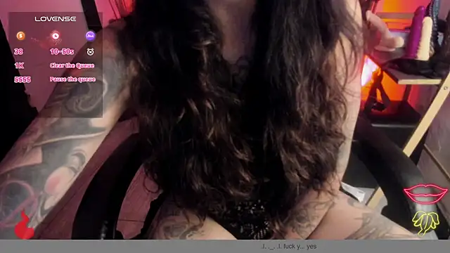 Snapshot of marlenna chatting on 09/24/25, 11:57 marlenna online show from 09/24/25, 11:57